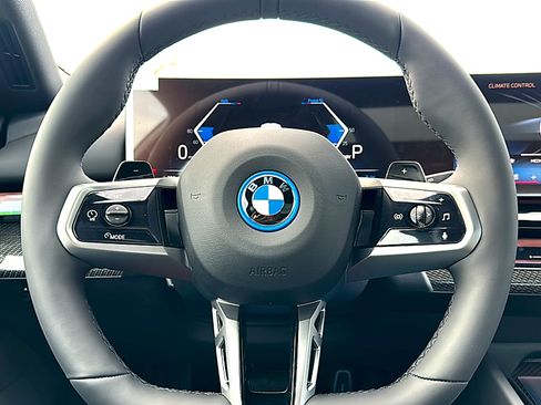 New 2026 BMW 550e xDrive AWD/4WD image 17