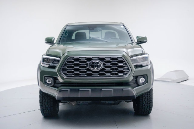 Used 2022 Toyota Tacoma TRD Off-Road w/ TRD Premium Off Road Package AWD/4WD image 11