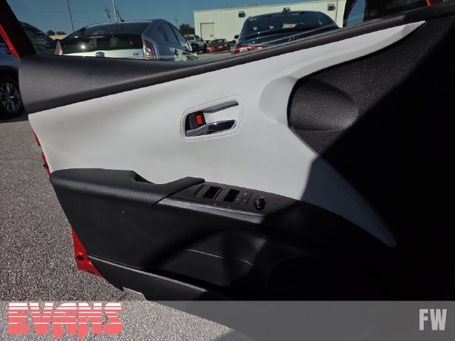 Used 2020 Toyota Prius XLE AWD/4WD image 18