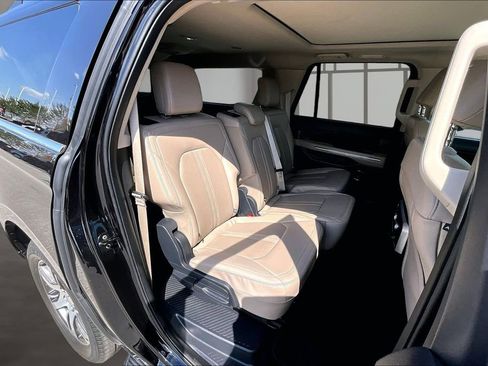 Used 2024 Ford Expedition Max Limited AWD/4WD image 29