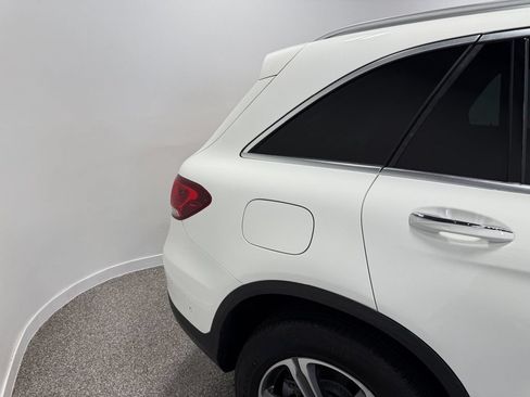 Used 2022 Mercedes-Benz GLC 300 4MATIC w/ Multimedia Package Lite image 15