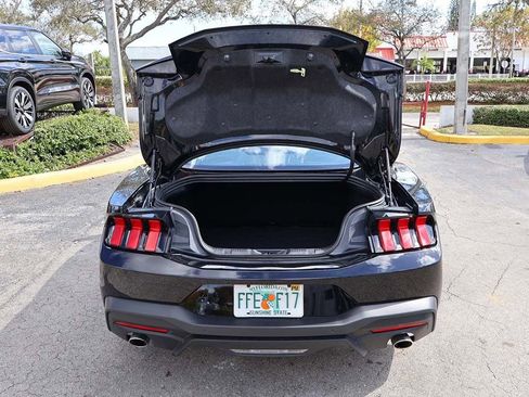 Used 2025 Ford Mustang Premium image 19