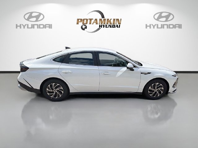 New 2026 Hyundai Sonata Blue FWD image 4