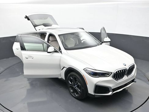 Used 2021 BMW X6 xDrive40i w/ Executive Package AWD/4WD image 30