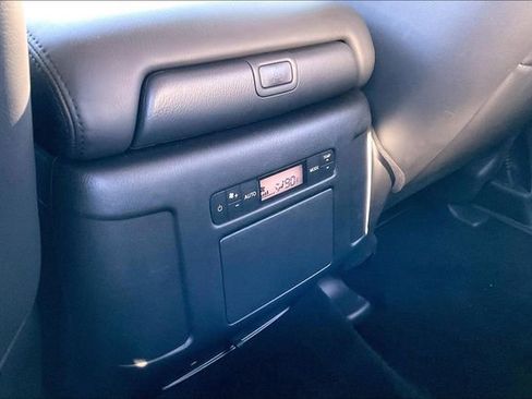 Used 2024 Nissan Armada SL w/ Captain's Chairs Package image 25