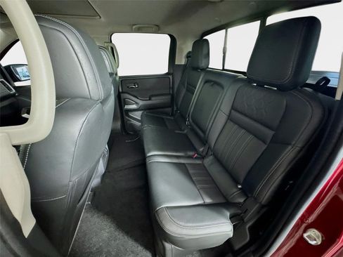 Certified 2022 Nissan Frontier SV w/ SV Premium Package RWD image 23