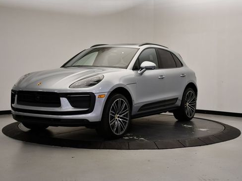 Certified 2026 Porsche Macan AWD/4WD image 1
