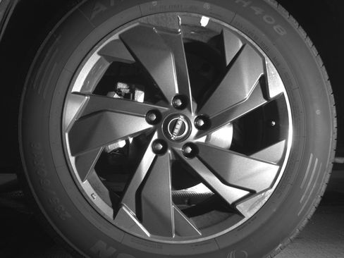 Used 2025 Nissan Rogue SV FWD image 12