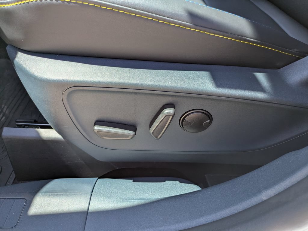 Used 2025 Ford Maverick Lobo AWD/4WD image 6