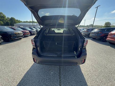 Used 2022 Subaru Outback Premium AWD/4WD image 4