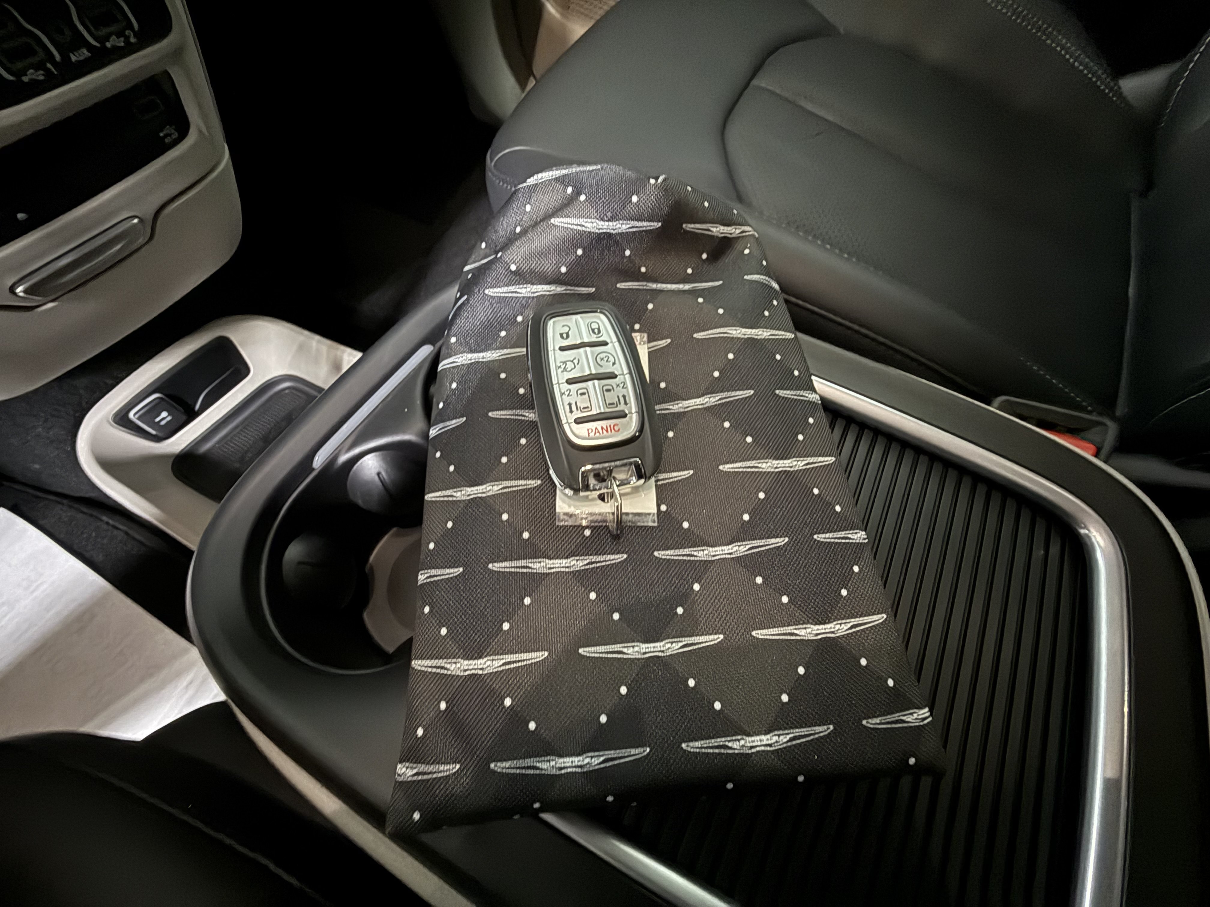 Used 2024 Chrysler Pacifica Touring-L w/ Uconnect Theater Family Group AWD/4WD image 24