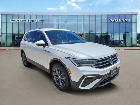 Used 2023 Volkswagen Tiguan SE FWD image 4