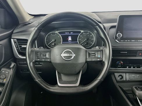 Used 2025 Nissan Rogue SV FWD image 18