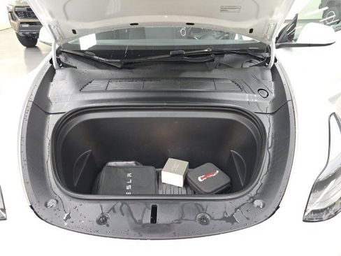 Used 2023 Tesla Model Y Long Range image 19