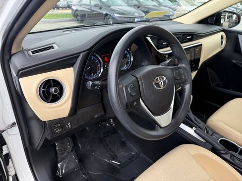 Used 2017 Toyota Corolla LE w/ Carpet Mat Package (TMS) FWD image 18