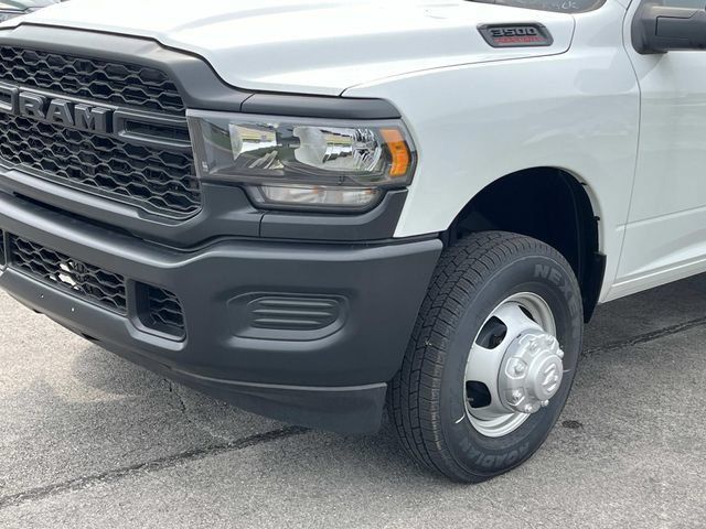 New 2024 RAM 3500 Tradesman AWD/4WD image 12