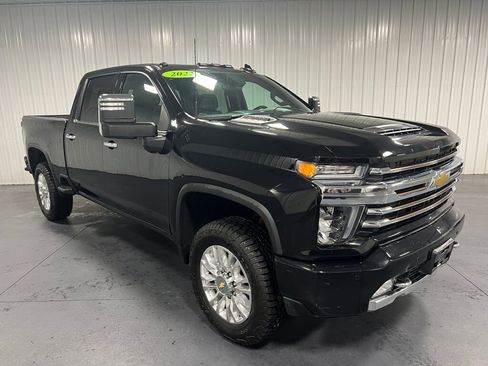 Used 2022 Chevrolet Silverado 2500 High Country w/ Z71 Off-Road Package image 18