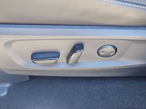 Used 2023 Nissan Pathfinder SL FWD image 22