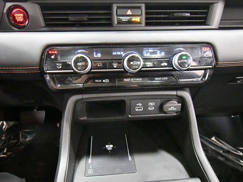 Certified 2025 Honda Pilot TrailSport image 26
