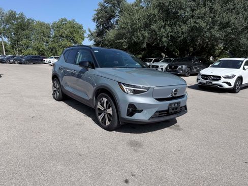 Certified 2023 Volvo XC40 Recharge Plus AWD/4WD image 7