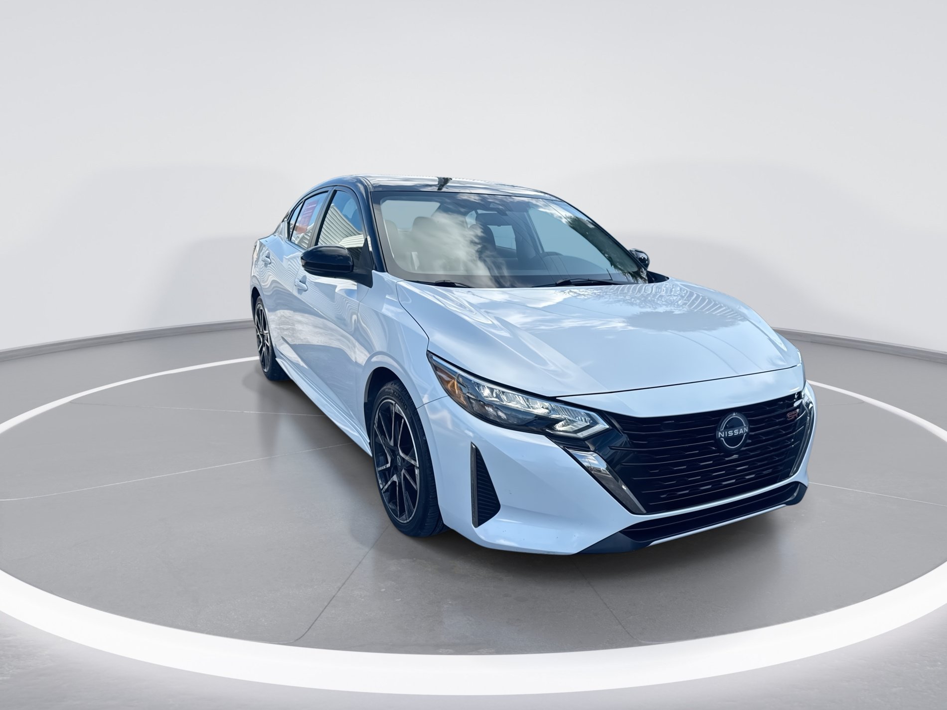 Certified 2025 Nissan Sentra SR FWD image 2