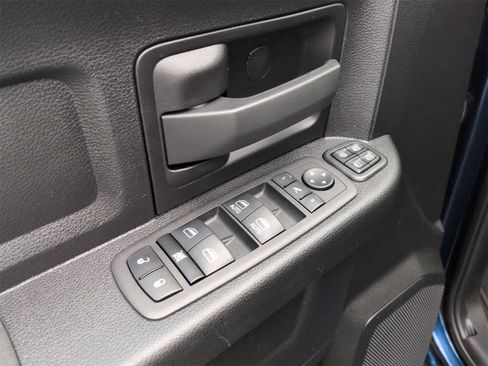 Used 2024 RAM 2500 Tradesman w/ Chrome Appearance Group image 16