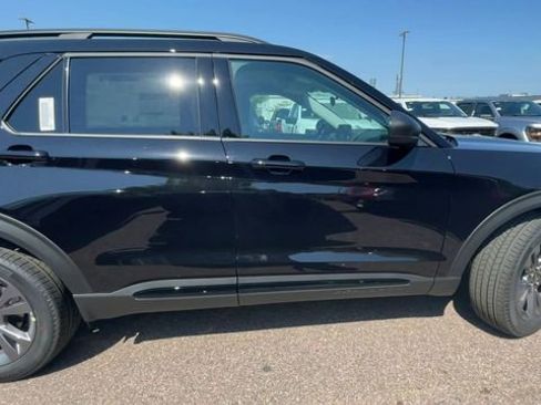 New 2026 Ford Explorer Active w/ Active Comfort Package AWD/4WD image 9
