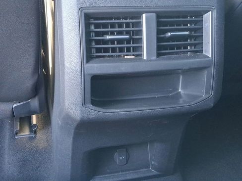 Used 2023 Volkswagen Atlas Cross Sport SE image 11