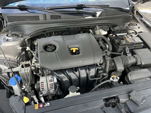 Used 2023 Kia Forte GT-Line w/ GT-Line Premium Package FWD image 9
