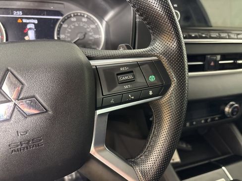 Used 2024 Mitsubishi Outlander SE image 21