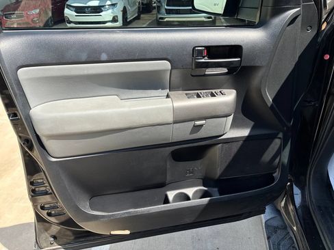 Used 2015 Toyota Sequoia SR5 RWD image 7