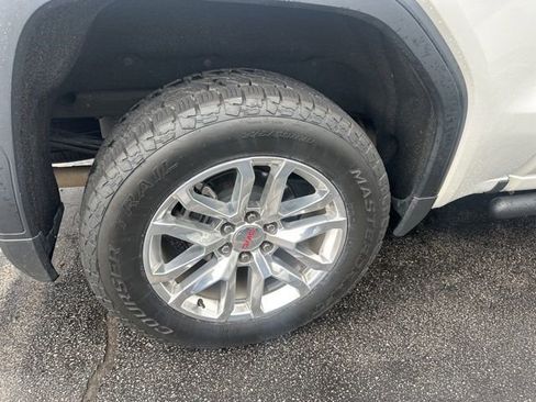 Used 2019 GMC Sierra 1500 SLT w/ SLT Premium Package image 17