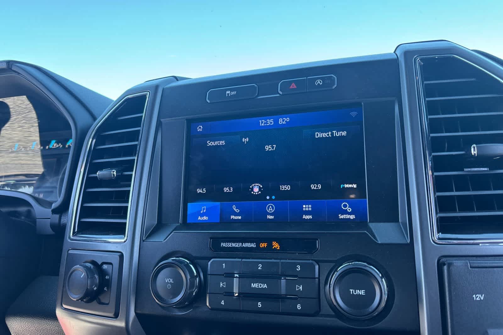 Used 2019 Ford F150 XLT w/ Equipment Group 302A Luxury AWD/4WD image 19