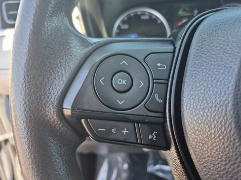 Used 2019 Toyota RAV4 XLE AWD/4WD image 16