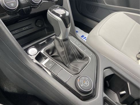 Used 2024 Volkswagen Taos SE AWD/4WD image 29