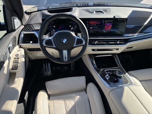 Used 2025 BMW X5 M60i image 8