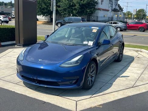 Used 2023 Tesla Model 3 Standard Range RWD image 3