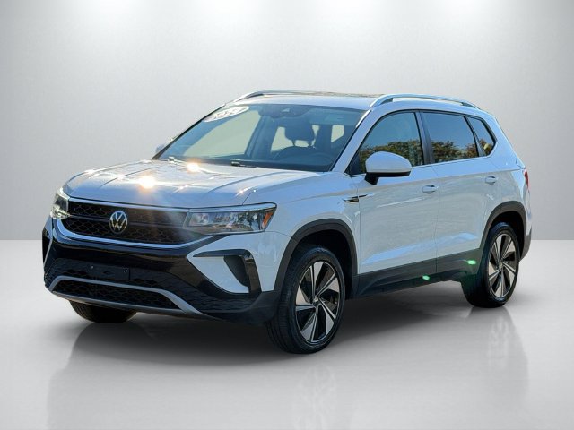 Used 2024 Volkswagen Taos SE AWD/4WD image 3