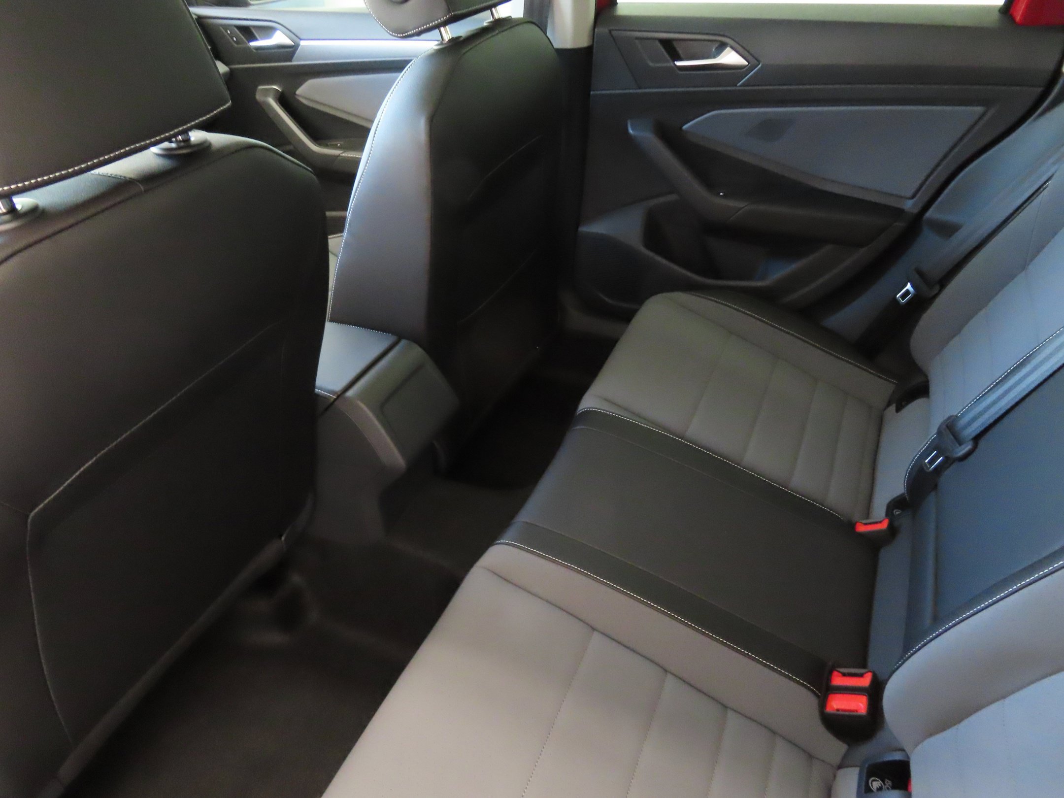 Used 2026 Volkswagen Jetta SE FWD image 22