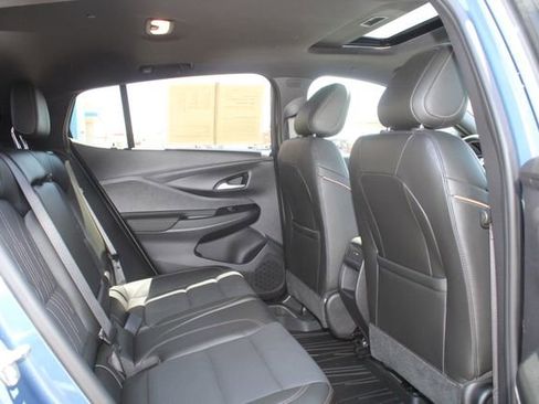Used 2025 Buick Envista Avenir FWD image 16