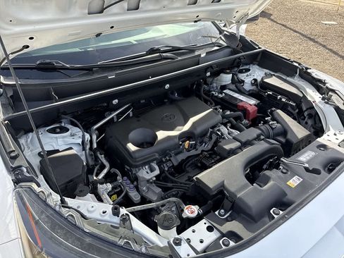 Used 2019 Toyota RAV4 LE w/ Carpet Mat Package image 7