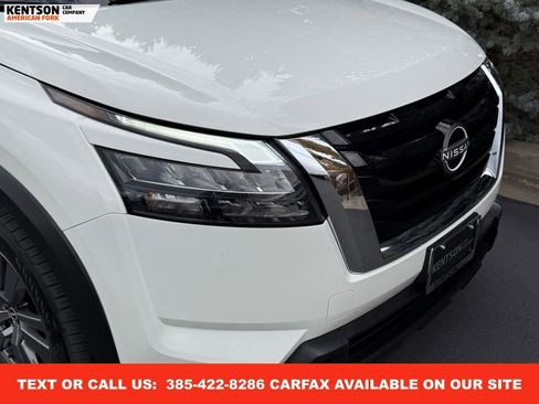 Used 2025 Nissan Pathfinder SV image 14