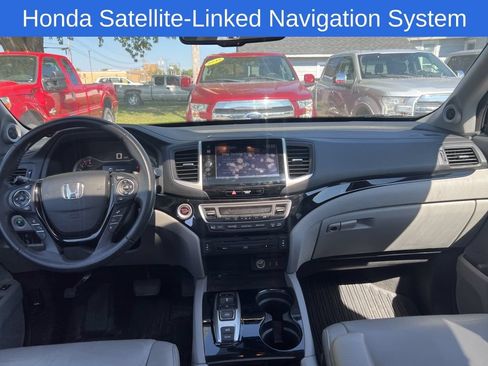 Used 2016 Honda Pilot Touring image 4