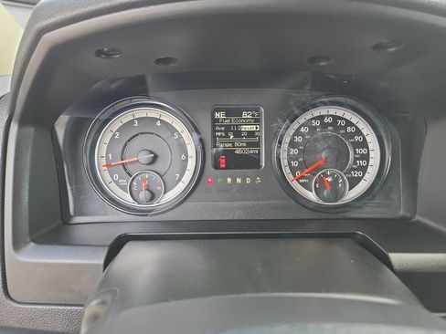 Used 2023 RAM 1500 Classic SLT AWD/4WD image 32