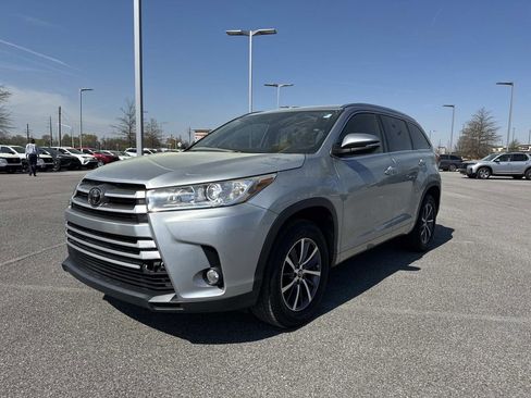 Used 2018 Toyota Highlander XLE image 8