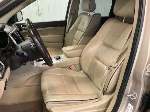 Used 2014 Jeep Grand Cherokee Overland w/ Advanced Technology Group image 13