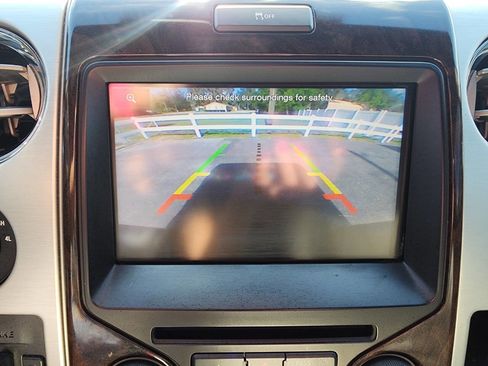 Used 2013 Ford F150 Platinum image 25