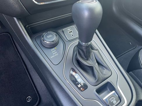 Used 2022 Jeep Cherokee Latitude Lux image 21