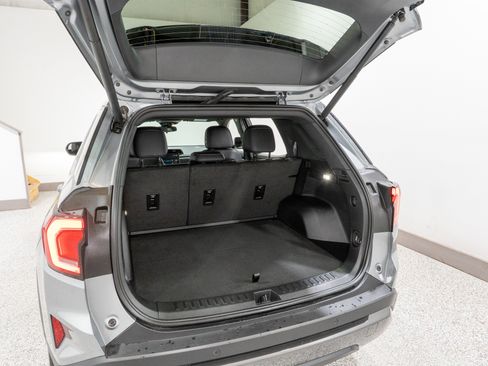 Used 2025 GMC Terrain Elevation w/ Elevation Premium Package image 31