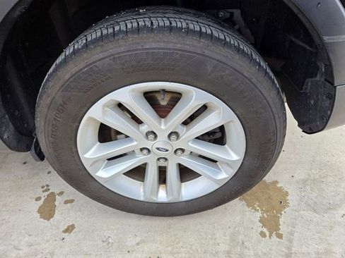 Used 2014 Ford Explorer XLT image 26